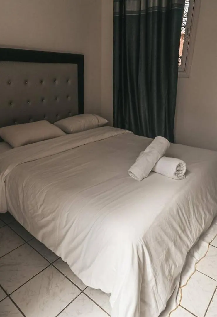 펜션 4 Bedroom House With Swimming Pool 마라케시
